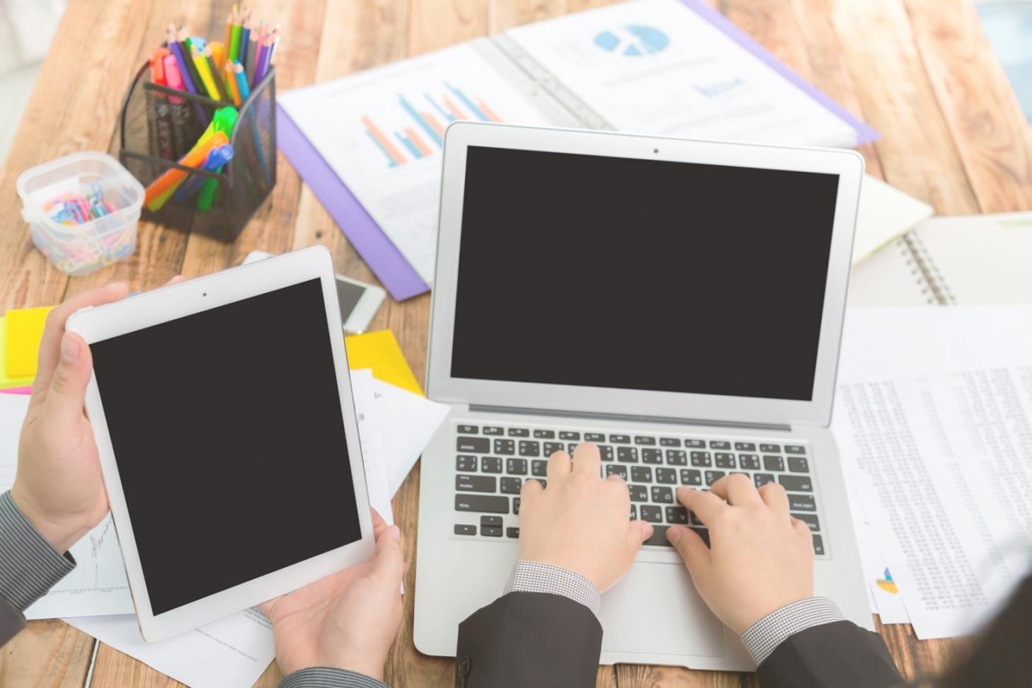 Gruppe beim gemeinsamen Entspannungstraining